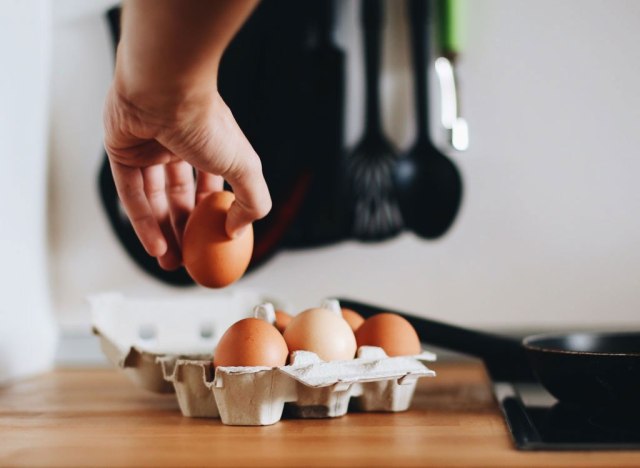 Cooking egg from carton