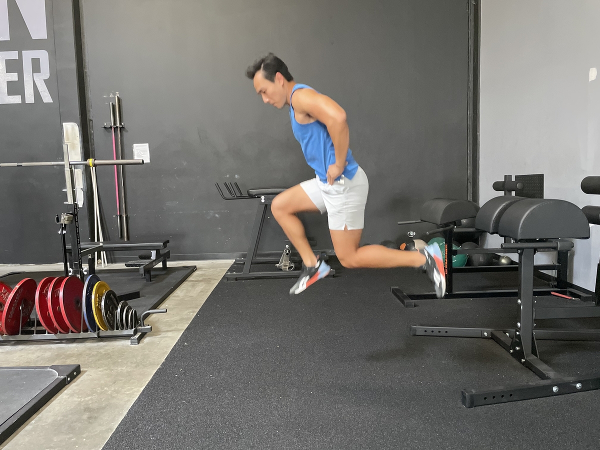 jump lunges