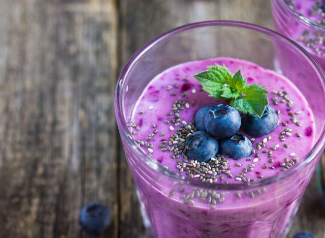 blueberry chia seed smoothie